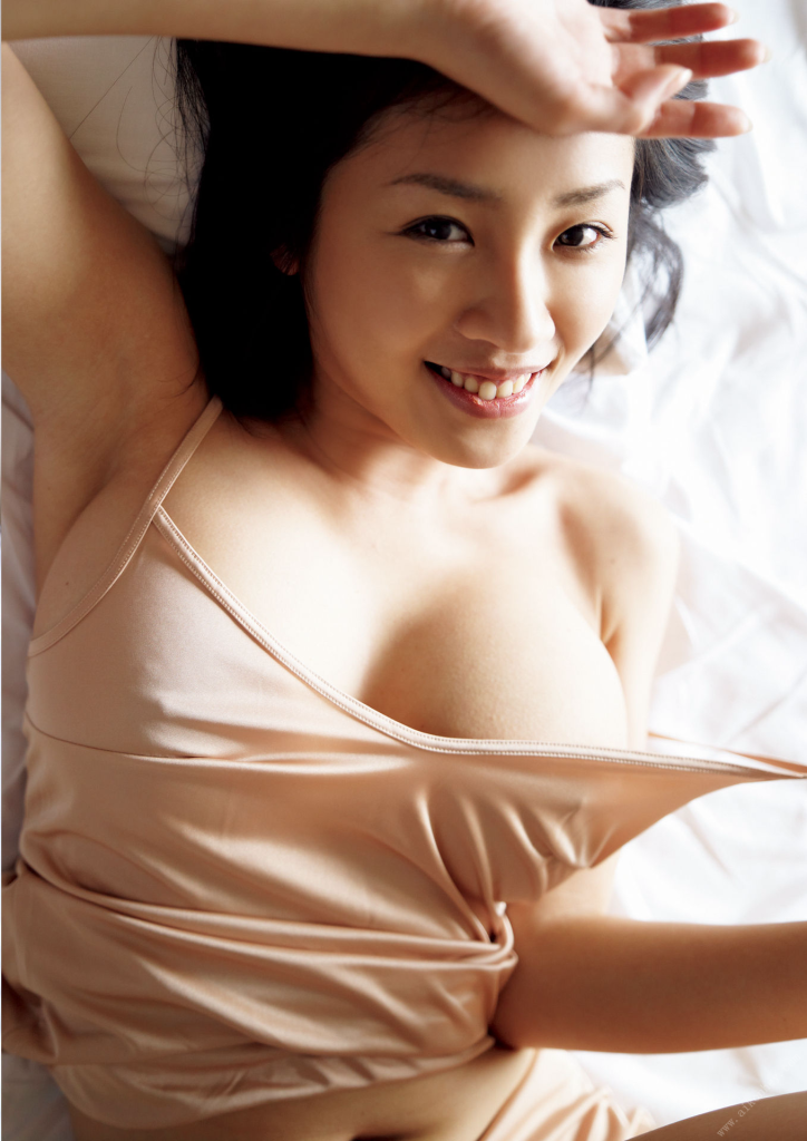 图片[1]-神楽坂恵写真集 はだいろ 海【84P 143MB】-石川澪写真网